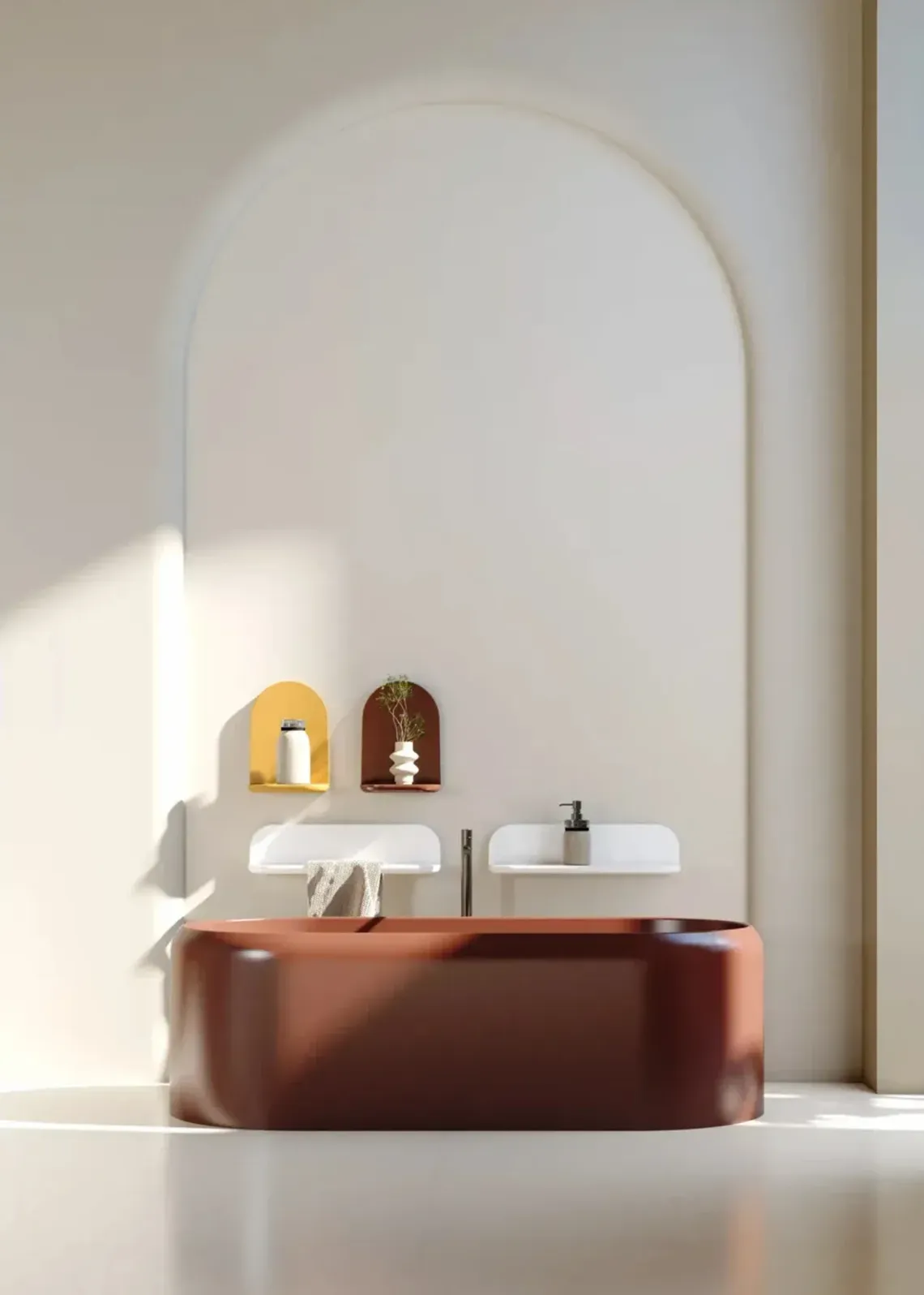 Vasca freestanding terracotta in bagno moderno con nicchia ad arco e mensole decorative bianche.