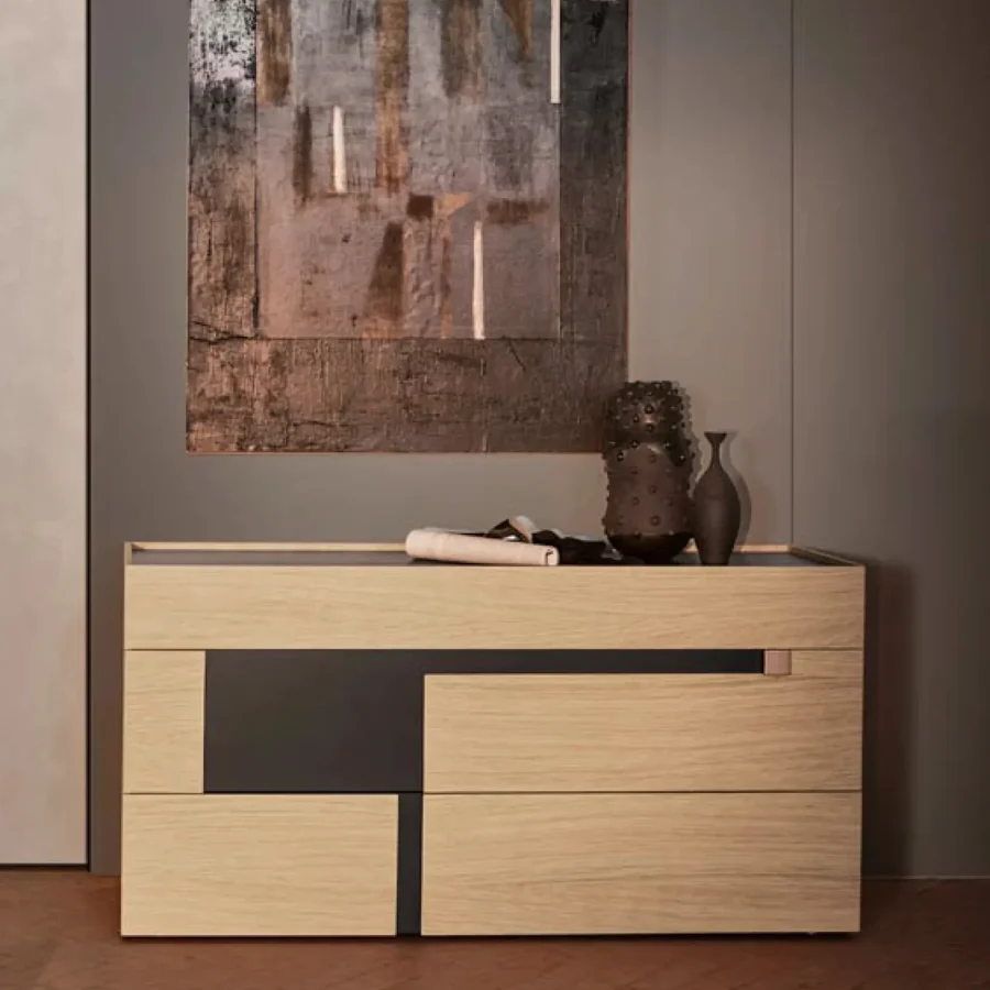Comodino Logos con design geometrico e struttura in legno e nero opaco